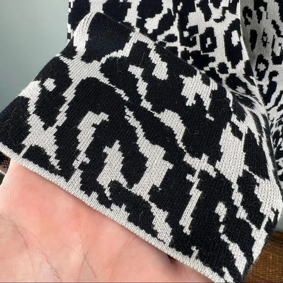 Ann Taylor Black and Cream Animal Print Structured Knit Top Size S - Picture 10 of 12